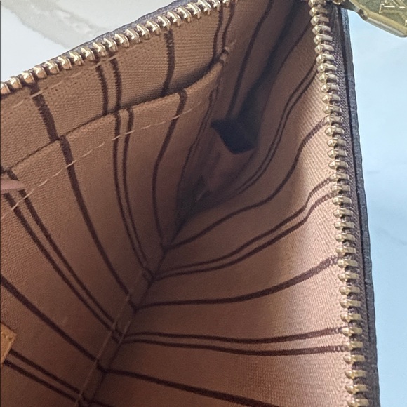 Authentic Louis Vuitton Brown and Gold Monogram Pouch clutch - Picture 4 of 5